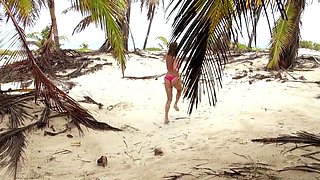 Young couple likes to film all nasty things during their vacation on the beautiful beach