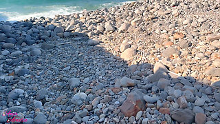 Right on the Beach! Outdoor Deepthroat Extreme