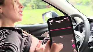 Dani Ortiz drives his car while his vagina vibrates INEDITO