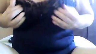 Hot Amateur Granny on Webcam!