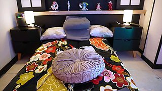 Brunette toys her pussy and ass on cam