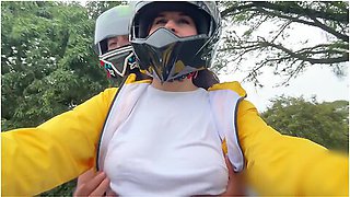 Picking Up Didi Customer Without Bra!