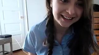 Cute amateur webcam teen girl toying pussy on webcam