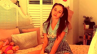 Amateur big ass brunette teen with