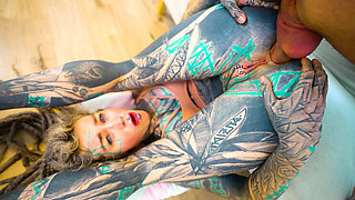 Tattooed babe Anuskatzz gets her tight ass stretched deep by thick Italian cock in wild anal fuck