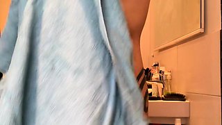 Brunette Solo Webcam Masturbation