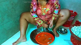 Desi Bhabhi Fucked Hard in Kitchen While Cooking - Huge Anal & Big Ass Doggy Style