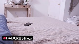 Dadcrush - wrong number! kinky stepdaughter sends her stepdad nudies by error and makes him jizz