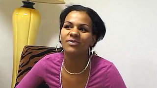 Ebony sucking cock like pro