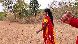 Aaj mer mere sath bahar outdoor me bathroom karne aai thi subah subah jangle me mera mood ban gaya aaur uski gand mar di - bhabh