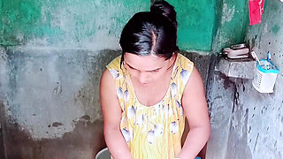 I went to bhabhi's house during summer vacation and enjoyed a lot with my lovely bhabhi, Full Hindi Viral Video