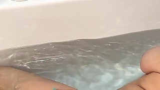 Life with Your Gassy Girlfriend: a Day Full of Farts 4K