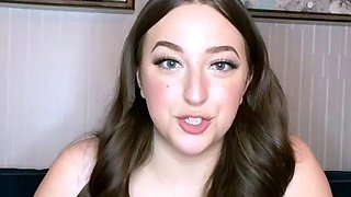 Big boob brunette masturbates on webcam