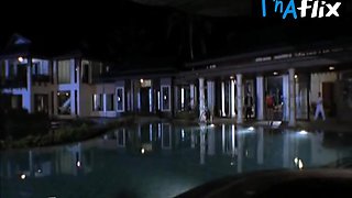 Lovi Poe Ass, Hooters Sequence in The Bride And The Paramour