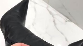 Amateur Foot Fetish Girlfriend Sucks and gives a Footjob