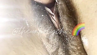 Hairy Squirting Pussy