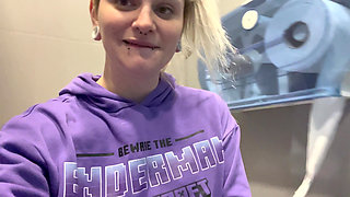 Gym Girl Public Toilet Pissing