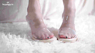The Boss Ejaculates Inside a Young Asian Beauty Secretary
