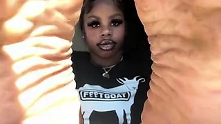 Amateur Foot Fetish Girlfriend Sucks and gives a Footjob