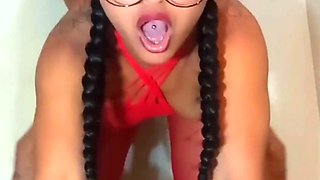 Flexible brunette latina with slim body works wonders at porn casting