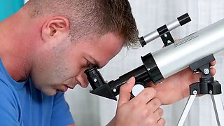 Slutty Aliens Seduce the Stargazer