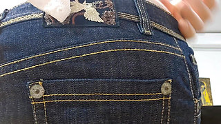 Giantess You Can't Oppose My Feet Scent and Swallow Me!