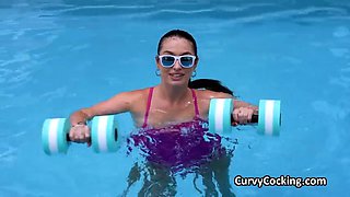 Personal trainer uses lube and dick to make curvy client more relaxed