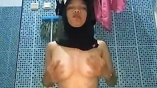 HIjab Muslim 18 Years Old Manstrubation