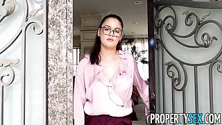 Flashy Ellie Nova - big butt trailer - Property Sex