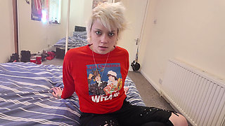 Caught Wanking by Stepmommy - Reluctant to Taboo Fun