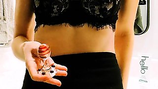 Brunette solo masturbation on webcam