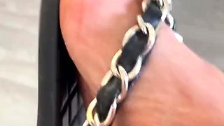 Masturbating amateur cums after solo fun