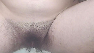 A big stream of hot morning pee